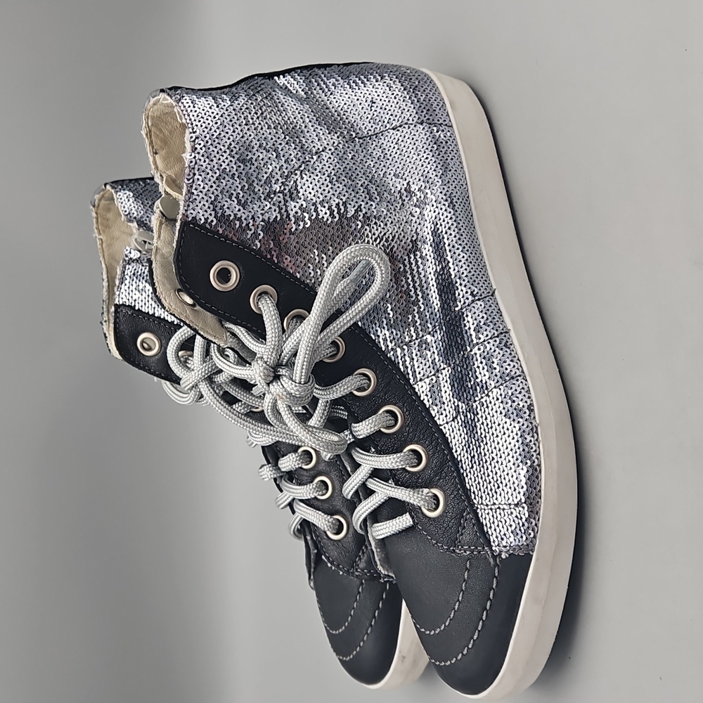 Primabase- High Top Black Metallic 39.5 US 9.5